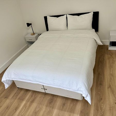 Florina S House 4 Bedrooms Villa Rugeley Exterior foto